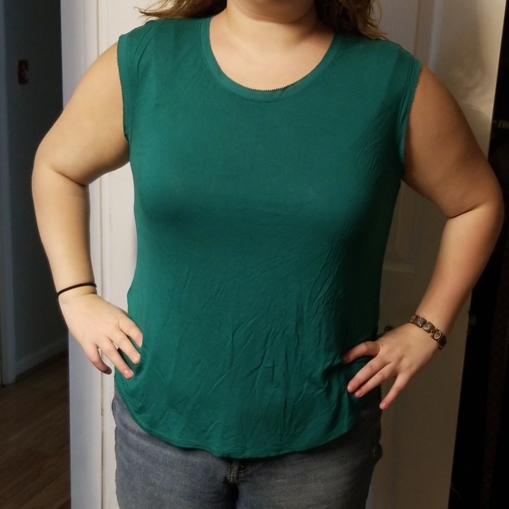 Loft woman sleeveless tee